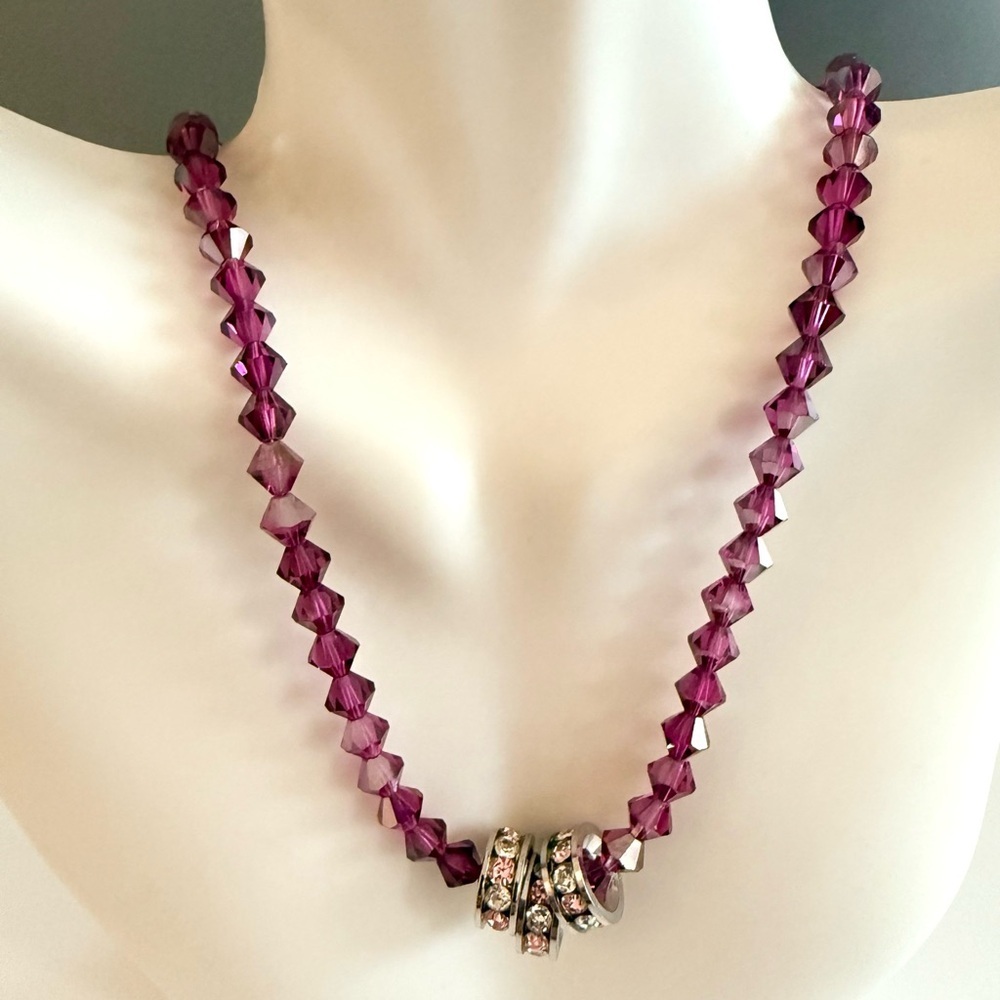VTG Rhinestone Crystal Cranberry Color Necklace Y2K SO PRETTY!